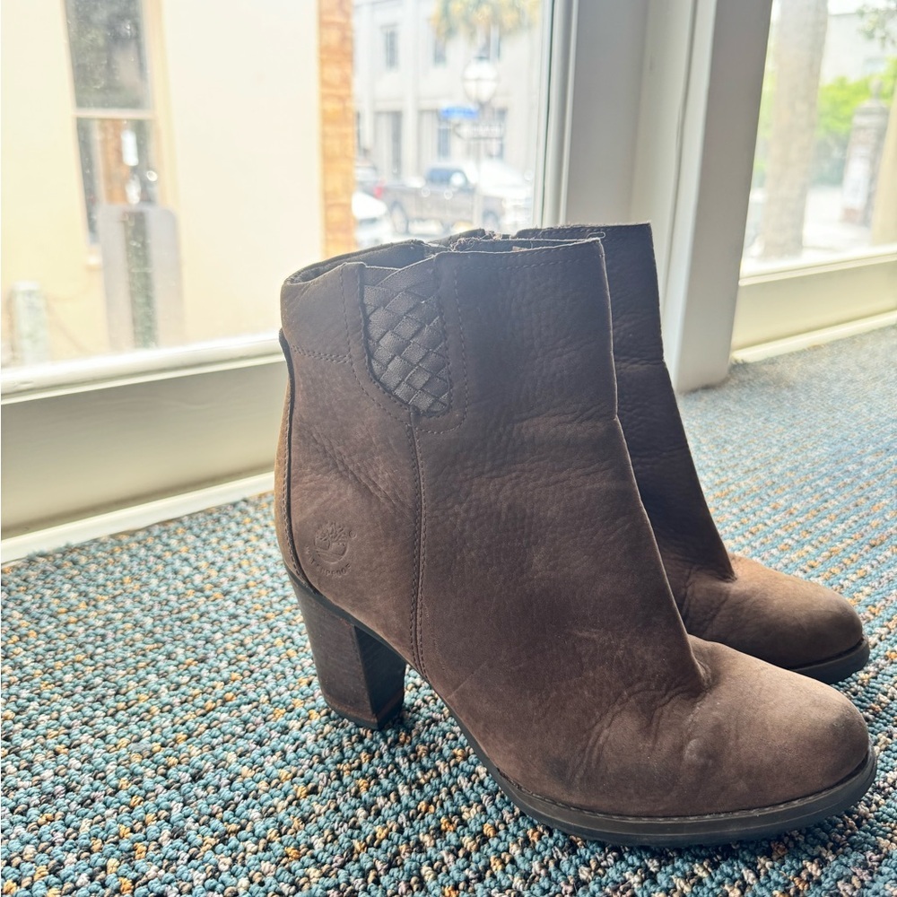Women’s Timberland leather booties!